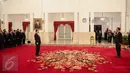 Suasana upacara penganugerahan tanda kehormatan RI ke Jepang di Istana Negara, Jakarta, Senin (23/11/2015). Jokowi memberi penganugerahan kepada Ketua Liga Parlemen Jepang-Indonesia Mr. Toshihiro Nikai. (Liputan6.com/Faizal Fanani)
