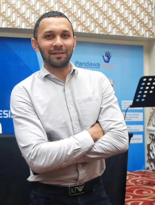 "Karena diproduksi sama perusahaan saya sendiri tergantung dari daerah tersebut. Misal di Pandeglang kasus pemaksaan anak-anak buat kerja, ngamen, diangkat jadi film. Anak lokal kita casting," papar Zacky.  (Adrian Putra/Bintang.com)