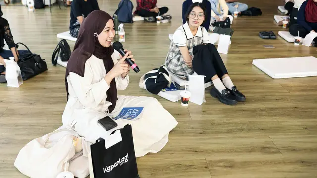 Silent Reading: Read Between the Arts