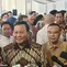 Ketua Umum Partai Gerindra Prabowo Subianto usai menghadiri open house Idul Fitri 1445 Hijriah di kediaman Ketua Harian DPP Partai Gerindra Sufmi Dasco Ahmad, Jakarta, Kamis (11/4/2024). (Merdeka.com/Alma Fikhasari)