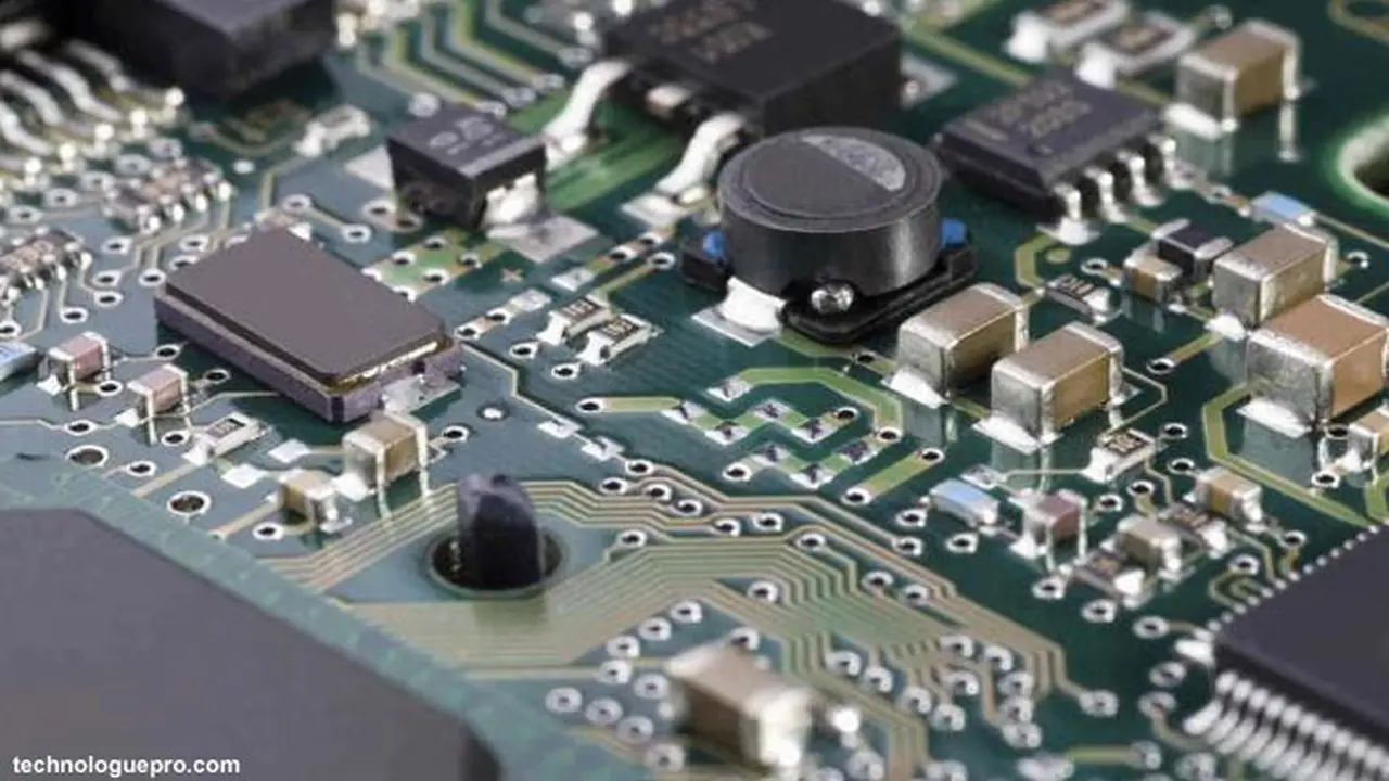 elektronik-bisnis130729c.jpg