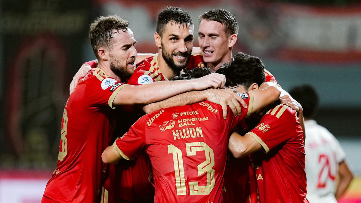 Shin Tae-yong Ungkap Kondisi Rizky Ridho dan Kyohei Yoshino yang Absen saat Persija Habisi Arema FC: Mereka Cedera, tapi...