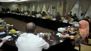 Suasana rapat internal di Gedung Kementerian Sosial, Jakarta, Selasa (24/3/2015). Rapat tersebut membahas  distribusi beras miskin (raskin). (Liputan6.com/Johan Tallo)