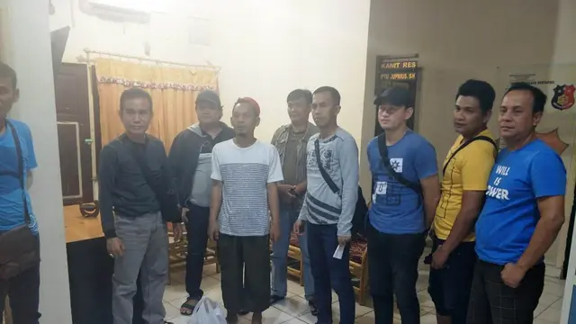 Tangisan Calon Pengantin di Palembang di Samping Jasad Kekasihnya yang Dibunuh