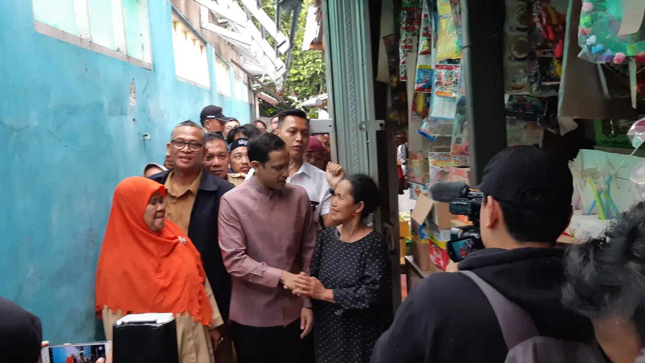 Mendikbud Nadiem Makarim meninjau SDN Cirimekar 02 Cibinong.