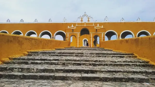Kota Kuning di Meksiko. (dok Instagram @crhistohell/https://www.instagram.com/p/B6tcf2ZlCJj//Adhita Diansyavira)