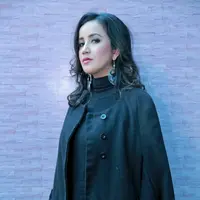 Lantaran tidak membayar cicilan hingga 12 bulan, Aya perempuan itu biasa disapa, dikejar-kejar oleh debt collector. Lantaran, dua mobil tersebut atas namanya. Kejadian saat itu Aya masih menjadi istri Rudy. (Adrian Putra/Bintang.com)