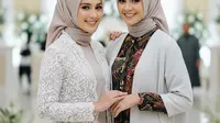 Tampil Memukai dengan 9 Dress Panjang Pesta Kombinasi Outer Muslimah Elegan &amp; Syar'i
