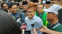 Calon wakil presiden (cawapres) nomor urut satu Muhaimin Iskandar alias Cak Imin menyinggung soal nasib-nasib guru-guru di Indonesia yang masih jauh dari kesejahteraan. Terutama kesejahteraan guru-guru agama. (Liputan6.com/Winda Nelfira)