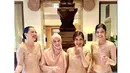 Potret Natasha Rizky di pernikahan Enzy Storia, tampil bersama Desta. (Sumber: Instagram/fifikaramoy)