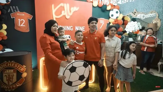 6 Momen Atta Halilintar Beri Kado Kellen Anak Krisdayanti Satu Truk Sepatu