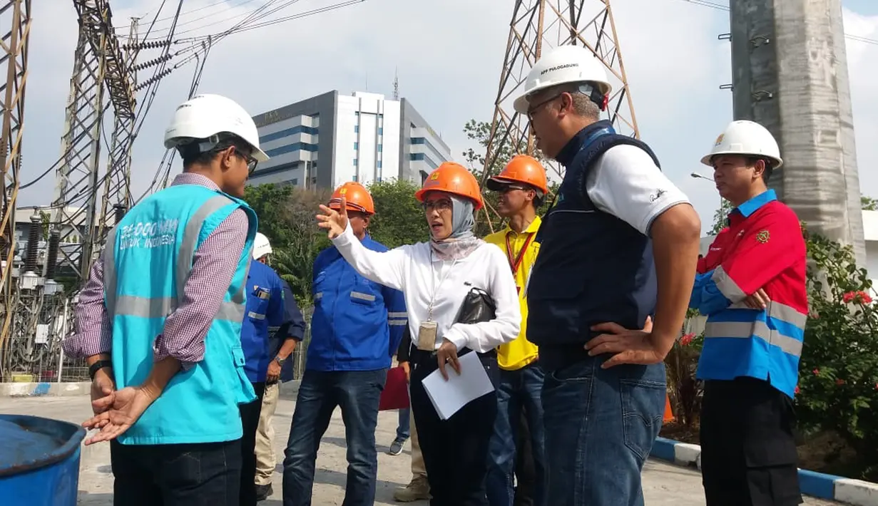 Plt Direktur Utama PLN Sripeni Inten Cahyani melakukan sidak memastikan pasokan listrik saat pelantikan Jokowi-Ma'ruf Amin di  UPB (Unit Pengatur Beban) Cawang, Jakarta, Minggu (20/10/2019).  Persiapan dilakukan demi lancarnya pasokan listrik pelantikan Presiden dan Wapres siang ini. (Dok. PLN)