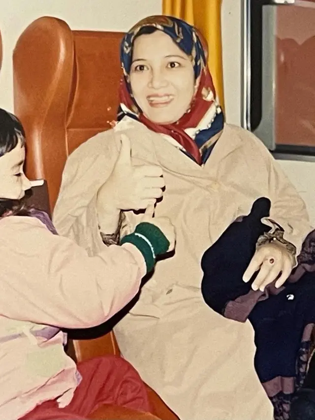 Foto jadul Fanny Bauty (https://www.instagram.com/p/CR_X9Ofh3Og/)