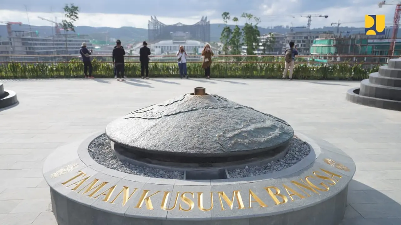 Presiden Joko Widodo (Jokowi) melakukan peresmian Taman Kusuma Bangsa, atau yang sebelumnya disebut Memorial Park di Ibu Kota Nusantara (IKN), Kalimantan Timur, Senin (12/8/2024).