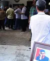 Duka orang dekat di pemakaman Pepeng (Galih W. Satria/Bintang.com)
