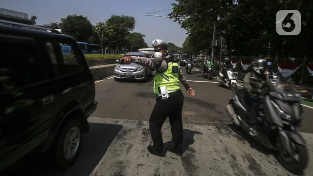 FOTO: Hari Pertama Pemberlakuan Ganjil Genap di Jakarta