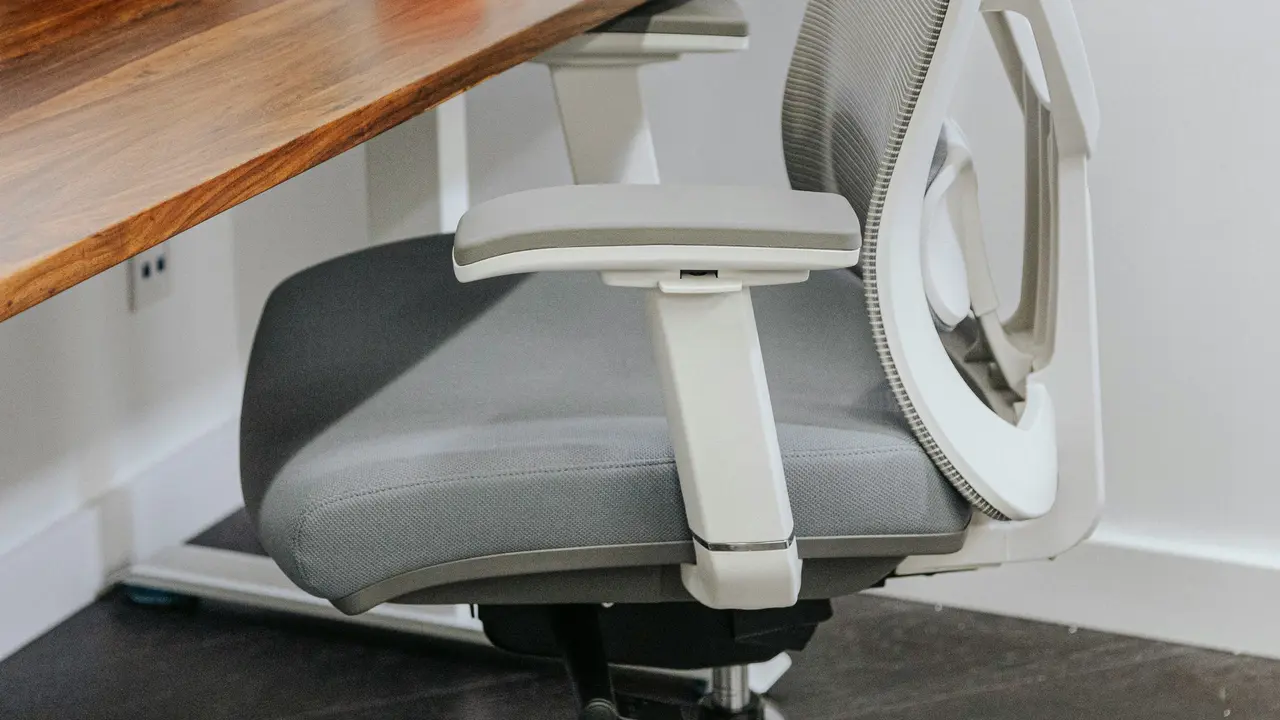 Ilustrasi kursi ergonomis untuk menunjang kenyamanan saat bekerja.