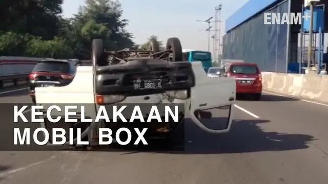 Kecelakaan Mobil box di KM 02 tol dalam kota terjadi akibat supir hilang kendali