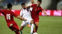 Palestina (putih) kalah dari Vietnam pada turnamen internasional di Hanoi, Vietnam, sebagai pemanasan Asian Games 2018 (3/8/2018). (Bola.com/Dok. VFF)