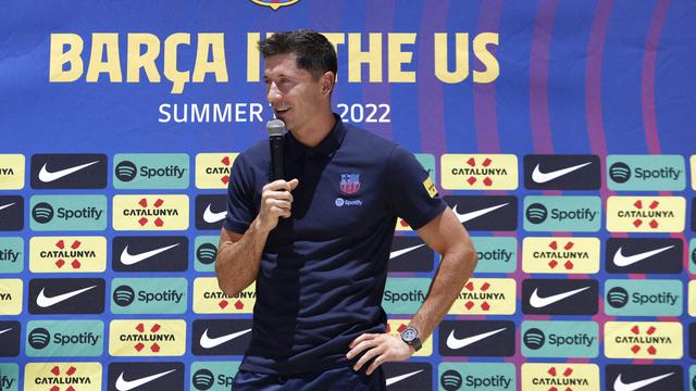 Robert Lewandowski Resmi Diperkenalkan Barcelona