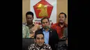 Ketua Fraksi Partai Gerindra DPR RI, Ahmad Muzani menyatakan fraksinya menolak tegas kenaikan harga BBM bersubsidi, Jakarta, Rabu (19/11/2014). (Liputan6.com/Andrian M Tunay)