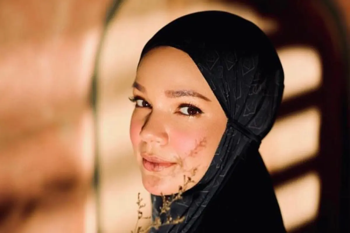 Dewi Sandra Tidak Khawatir Menua: Cantik Alami Itu Mahal!