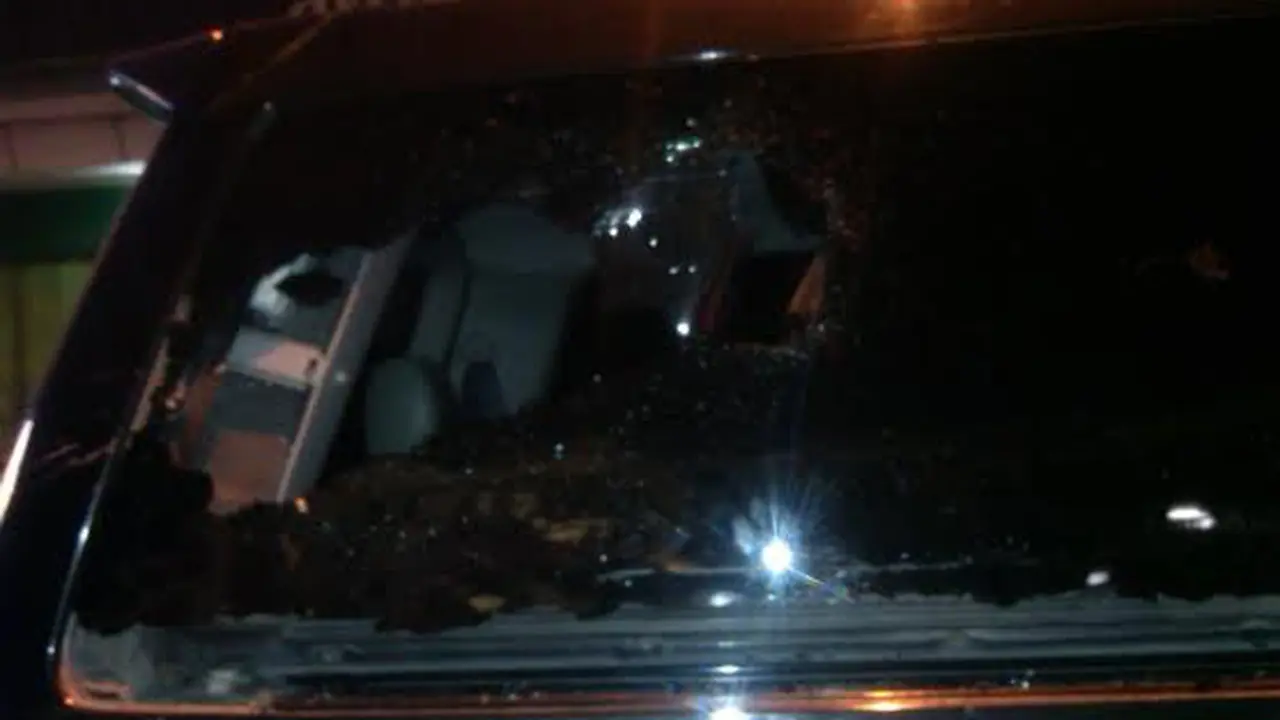 Mobil yang dirusak saat bentrok antarpendukung capres di Yogya