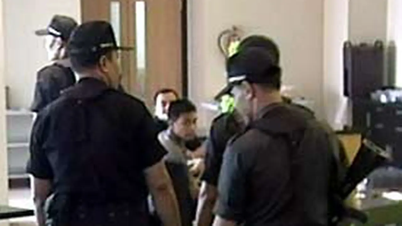 050904aBomHotel.jpg