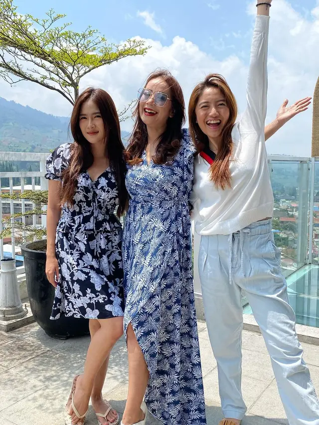 Shanice Margaretha, Natalie Zenn dan Irene Librawati (Foto: Instagram/@mamiiren)