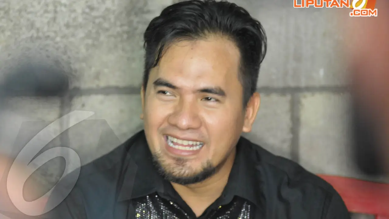[FOTO] Ditanya Soal Rina Nose, Saipul Jamil Tersipu