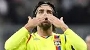 Lyon's Brazilian midfielder Juninho celebrates scoring the 0-1 during the Bayern Munich vs Olympique Lyonnais Champions League football match in Munich September 30, 2008. AFP PHOTO DDP/ OLIVER LANG 