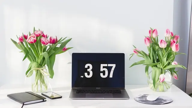 Ilustrasi meja kerja