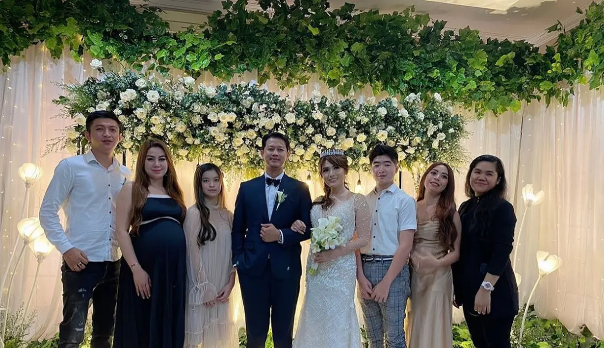 Angela Lee dan Alexander (Foto: Instagram/priskilaagatha)