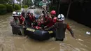 Luapan Cikeas dan Cileungsi menyebabkan banjir dengan ketinggian mencapai empat meter di Perumahan Vila Nusa Indah 3, Kabupaten Bogor, Jawa Barat. (merdeka.com/Arie Basuki)