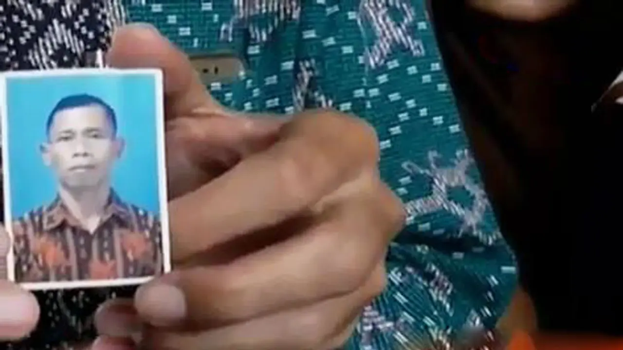 VIDEO: Sopir Dodi Triyono Dimakamkan di Kampung Halaman