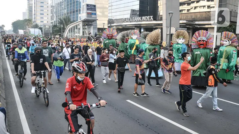 FOTO: Kemeriahan Pawai Kesenian Betawi Sambut HUT DKI Jakarta