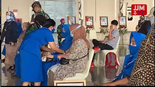 6 Momen Kenaikan Pangkat Luar Biasa Kepada Awak KRI Nanggala 402, Penuh Haru