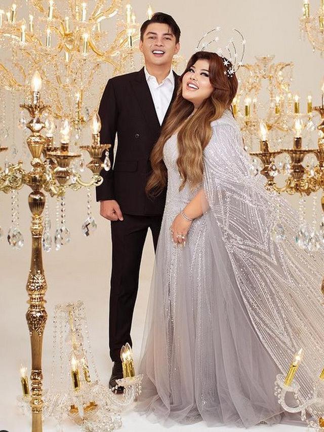 7 Potret Kebersamaan Shindy Samuel dan Suami