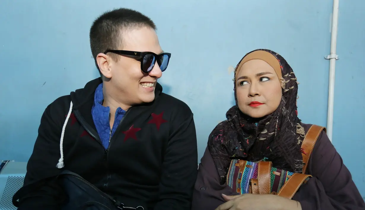 Kebetulan, saat Jupe meninggal dunia, ia sedang menjalani suntik untuk menaikkan kadar leukosit. Ia juga sedang dirumah sendiri lantaran sang suami sedang di lokasi syuting. (Adrian Putra/Bintang.com)