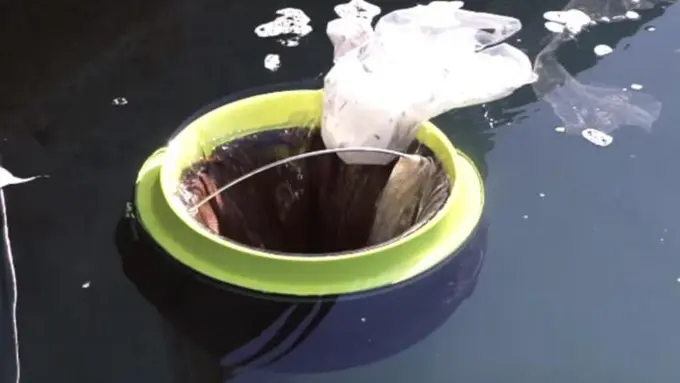 Canggih, Ember 'Ajaib' Ini Sanggup Hisap Sampah Lautan