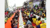 Wali Kota Bandung Ridwan Kamil mengundang yang kesepian, kelaparan, dan butuh kasih sayang untuk ikut bukber di jalan. (dok. Instagram Ridwan Kamil)