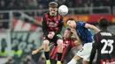 Kemenangan ini membuat Rossoneri, julukan AC Milan, memangkas defisit poin dari Inter Milan menjadi tujuh poin. (AP Photo/Antonio Calanni)