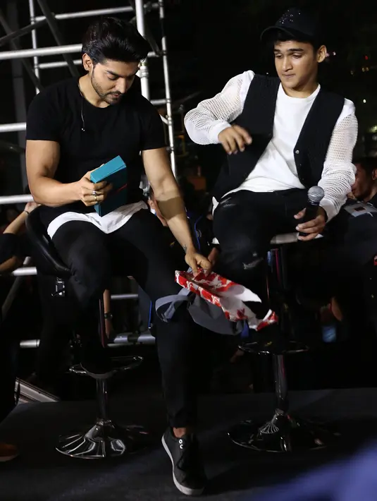 Pemeran Yash dalam serial India yang berjudul Punar Vivah itu setidaknya telah dua kali menginjungi Indonesia. Keramahan dan sambutan masyarakat dan penggemar membuatnya begitu terkesan. (Bambang E. Ros/Bintang.com)