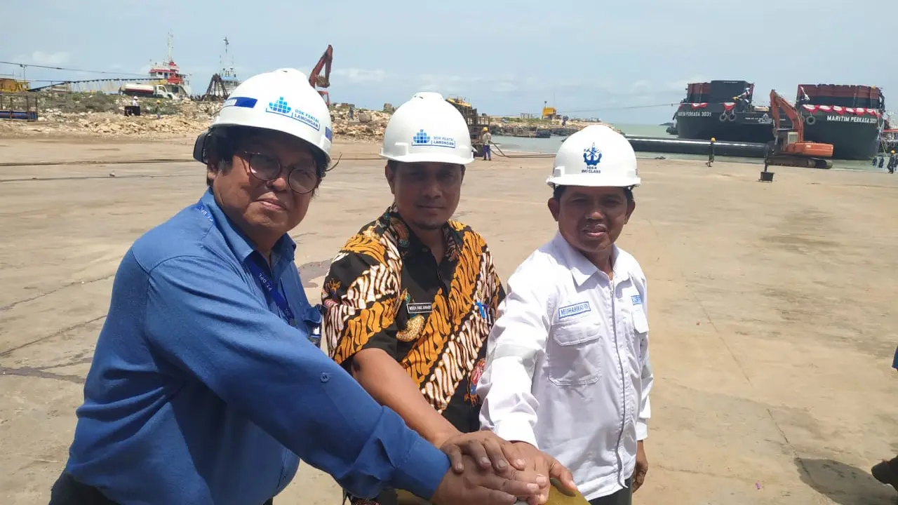 Kapal Tongkang Maritim
