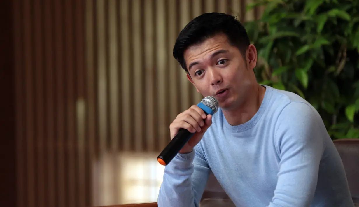 Novel bertajuk Cockburn Road hasil karya Nicky Tirta kabarnya akan segera diangkat dalam bentuk film layar lebar. Bukan hal mudah, butuh waktu delapan tahun untuk menyelesaikan novel ini. (Deki Prayoga/Bintang.com)