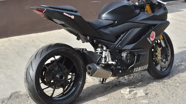Modifikasi Yamaha R25 berdarah Ducati