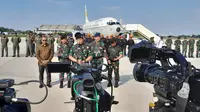 Panglima TNI Laksamana Yudo Margono di Halim Perdana Kusuma, Jakarta. Dia mengatakan ada 39 anggota TNI yang dilibatkan dalam operasi penyelamatan WNI di Sudan. (Liputan6.com/Ady Anugrahadi)