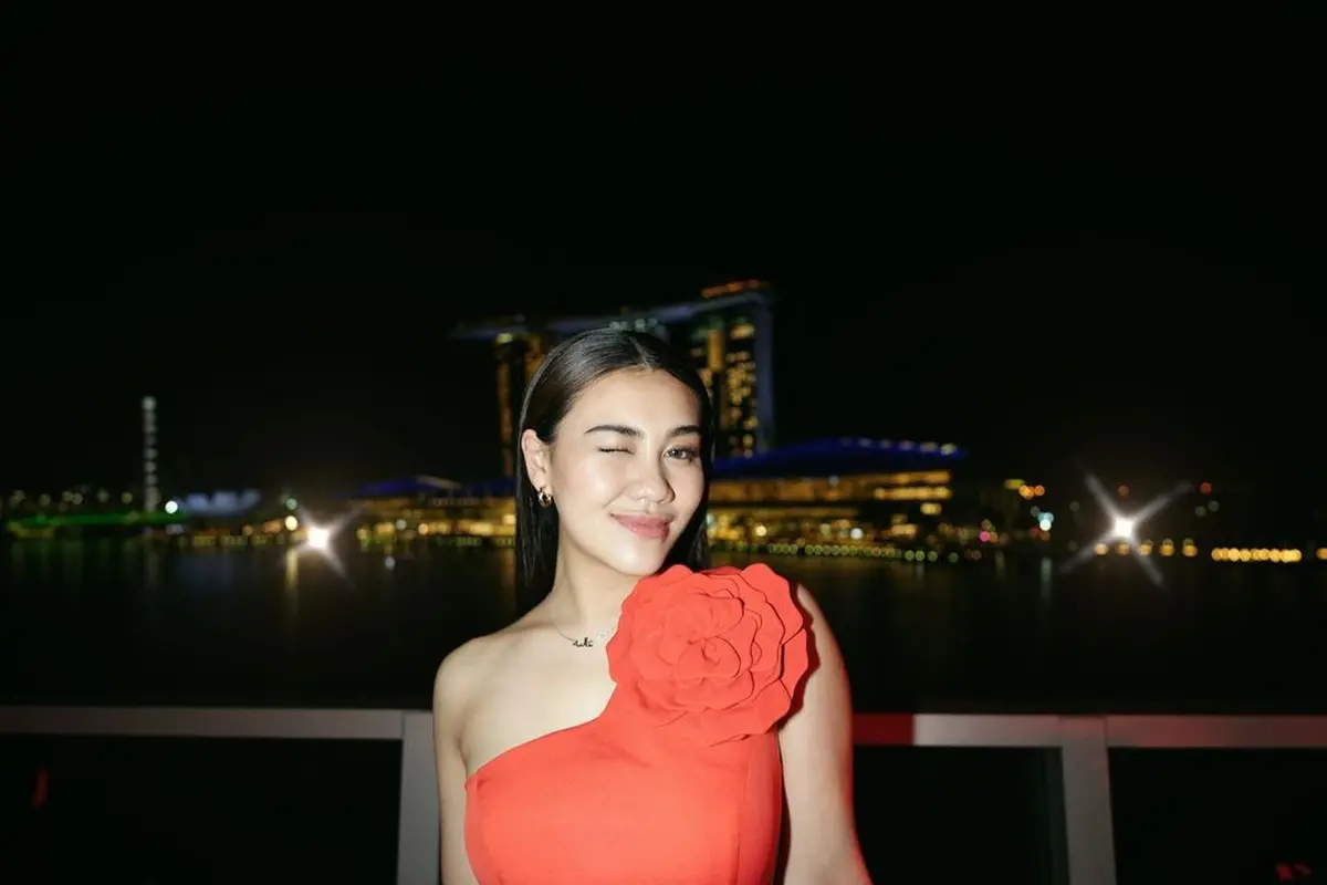 6 Gaya Aaliyah Massaid Diundang Acara Bergengsi di Singapura, Dipuji Elegan dan Berkelas dengan Gaun Merahnya
