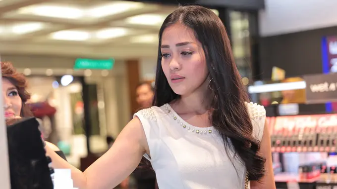 [Bintang] Gracia Indri