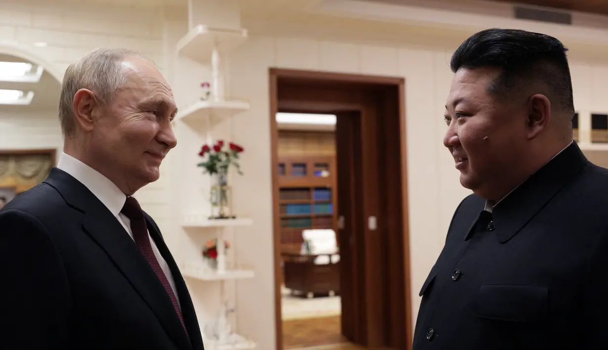 Ini menjadi kunjungan pertama bagi presiden Rusia dalam 24 tahun terakhir. (Gavriil GRIGOROV / POOL / AFP)